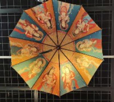 龜(gui)壁新(xin)韻(yun) 施蘇(su)萍(ping)壁畫(hua)藝術衍生(sheng)品(pin)的(de)創(chuang)意之(zhi)旅(lv)